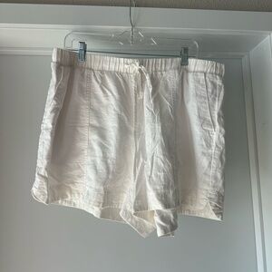 Universal Thread Cream High Waist Shorts